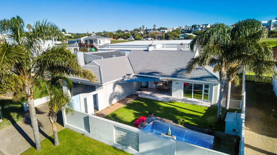 3 Bedroom Property for Sale in Stilbaai Wes Western Cape